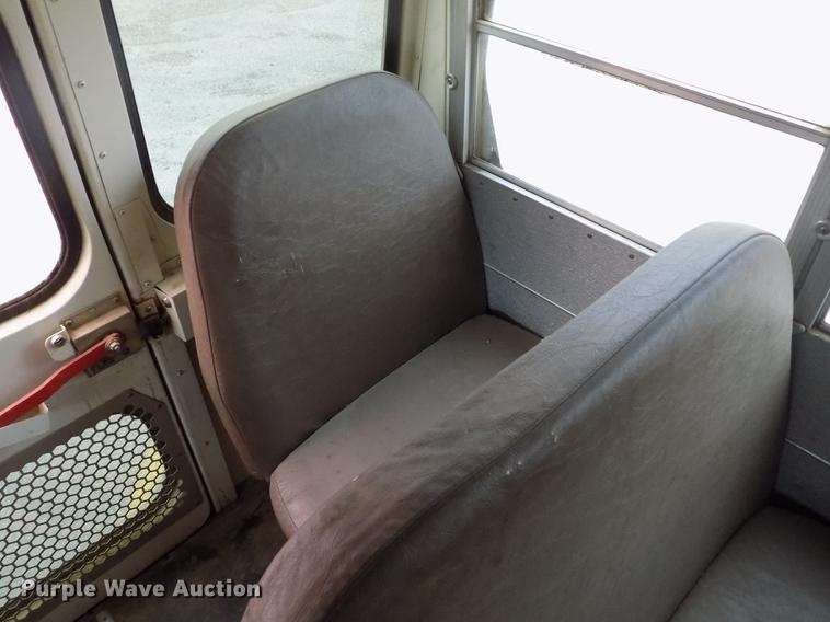 image for item DB9193 1998 International 3800 Bluebird school bus