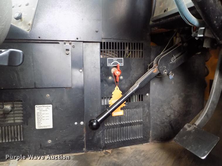 image for item DB9193 1998 International 3800 Bluebird school bus