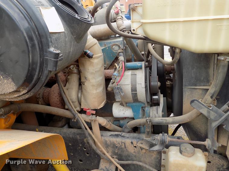 image for item DB9193 1998 International 3800 Bluebird school bus