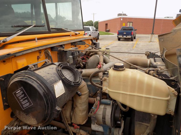 image for item DB9193 1998 International 3800 Bluebird school bus