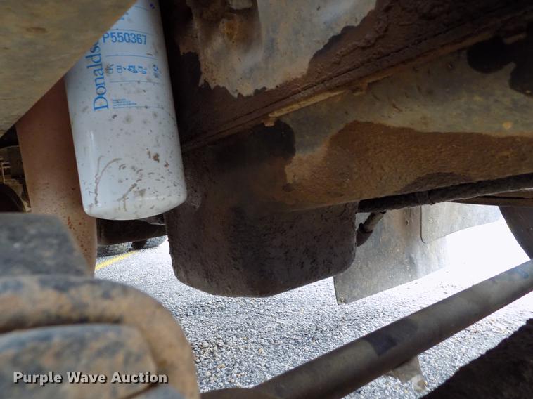 image for item DB9193 1998 International 3800 Bluebird school bus