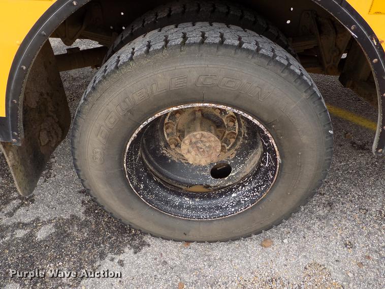 image for item DB9193 1998 International 3800 Bluebird school bus