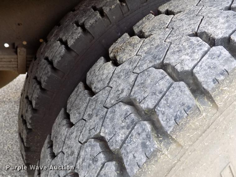 image for item DB9193 1998 International 3800 Bluebird school bus