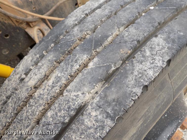 image for item DB9193 1998 International 3800 Bluebird school bus