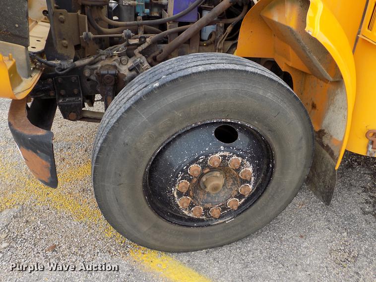 image for item DB9193 1998 International 3800 Bluebird school bus