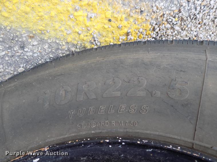 image for item DB9193 1998 International 3800 Bluebird school bus