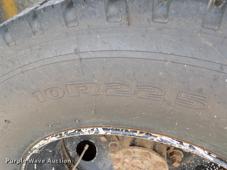 image for item DB9193 1998 International 3800 Bluebird school bus