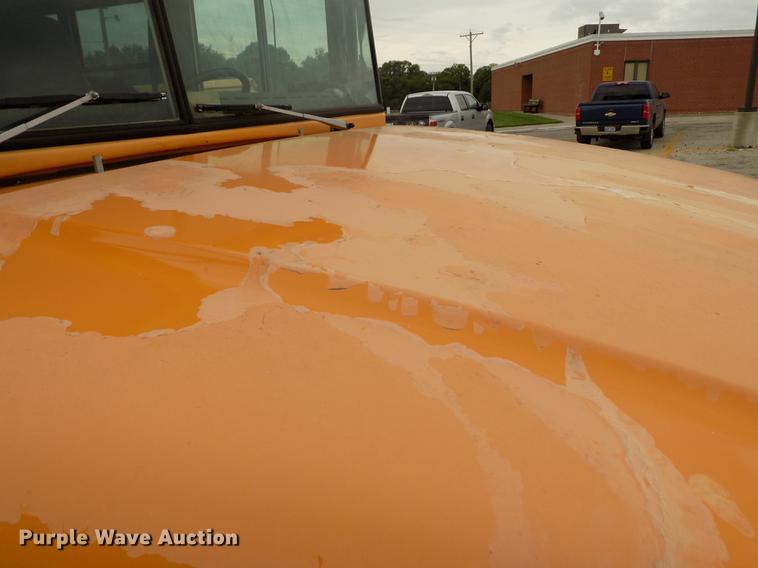 image for item DB9193 1998 International 3800 Bluebird school bus