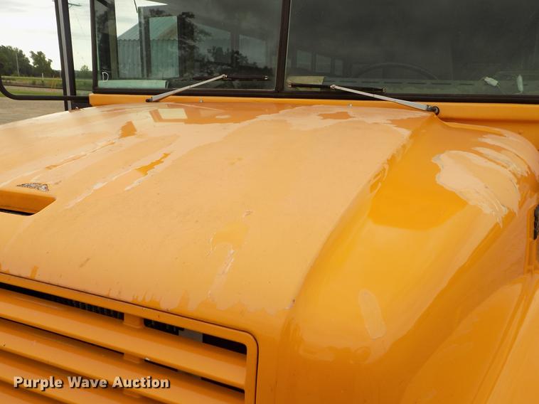 image for item DB9193 1998 International 3800 Bluebird school bus