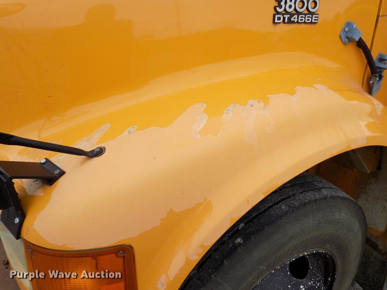 image for item DB9193 1998 International 3800 Bluebird school bus