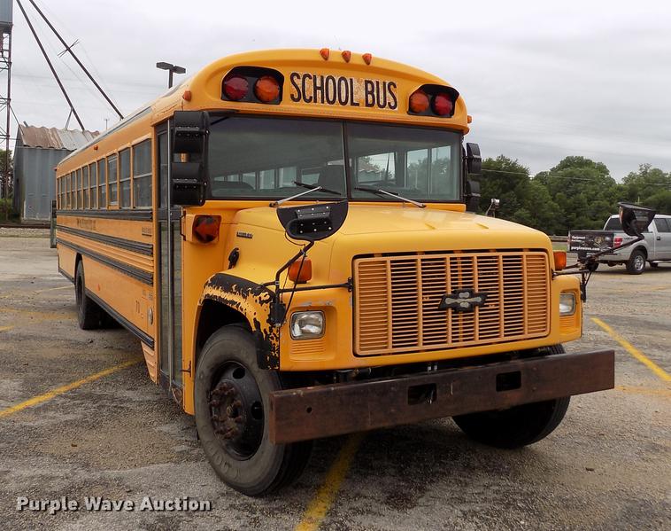 image for item DB9194 2000 Chevrolet B7 Bluebird school bus