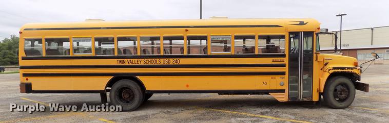 image for item DB9194 2000 Chevrolet B7 Bluebird school bus