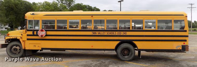 image for item DB9194 2000 Chevrolet B7 Bluebird school bus