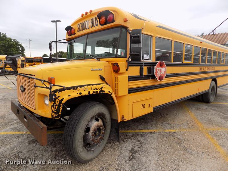 image for item DB9194 2000 Chevrolet B7 Bluebird school bus