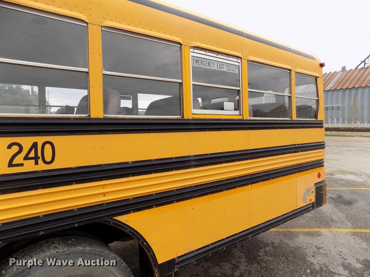 image for item DB9194 2000 Chevrolet B7 Bluebird school bus
