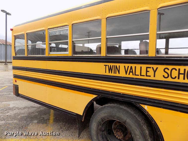 image for item DB9194 2000 Chevrolet B7 Bluebird school bus