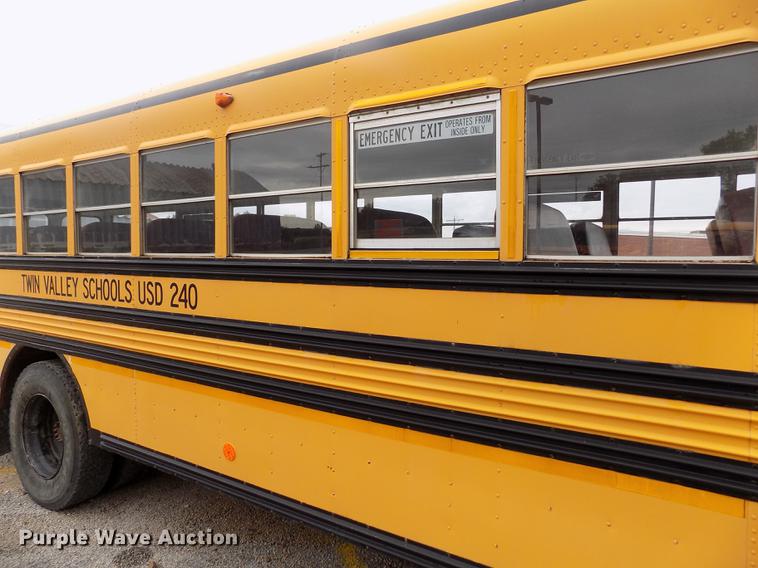 image for item DB9194 2000 Chevrolet B7 Bluebird school bus