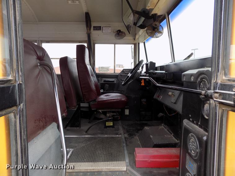 image for item DB9194 2000 Chevrolet B7 Bluebird school bus