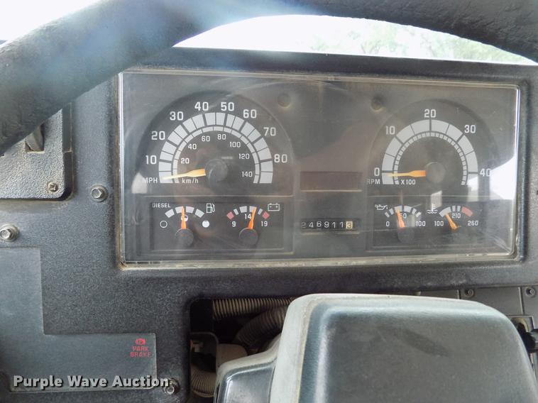 image for item DB9194 2000 Chevrolet B7 Bluebird school bus