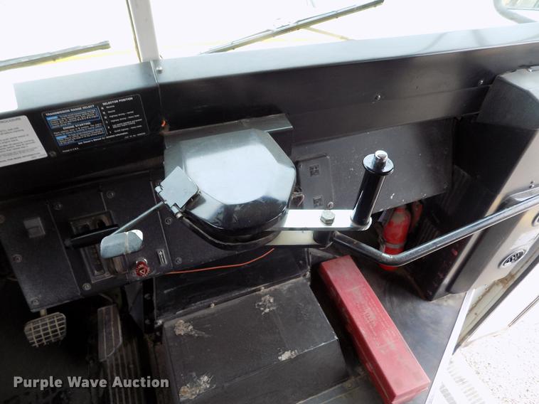 image for item DB9194 2000 Chevrolet B7 Bluebird school bus