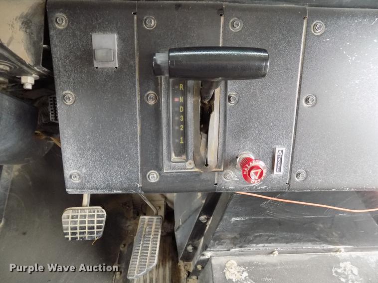 image for item DB9194 2000 Chevrolet B7 Bluebird school bus