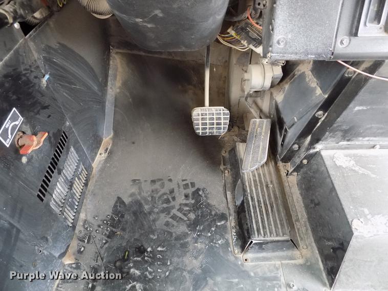 image for item DB9194 2000 Chevrolet B7 Bluebird school bus