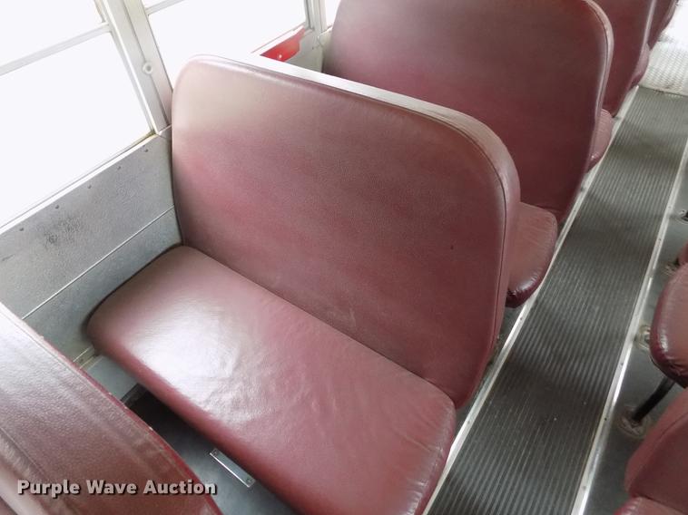 image for item DB9194 2000 Chevrolet B7 Bluebird school bus