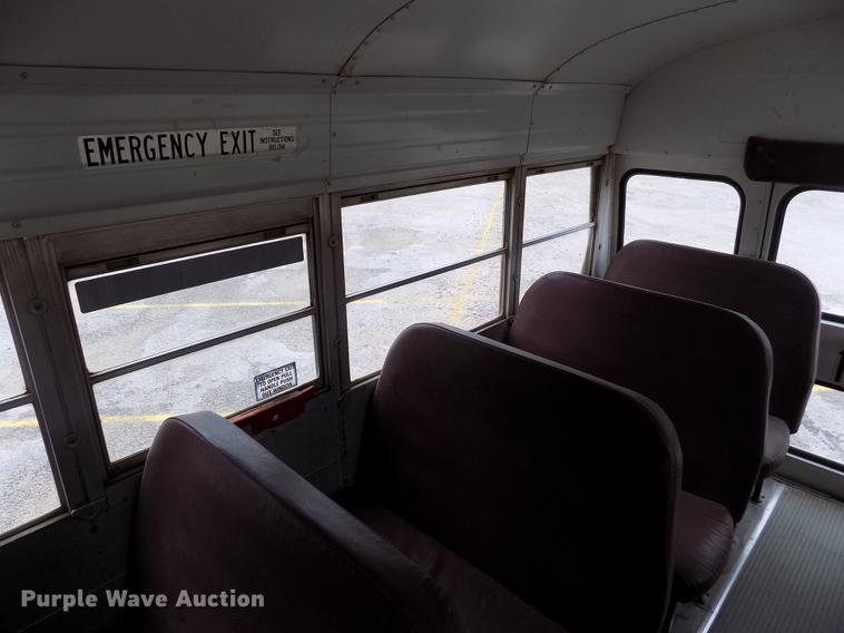 image for item DB9194 2000 Chevrolet B7 Bluebird school bus