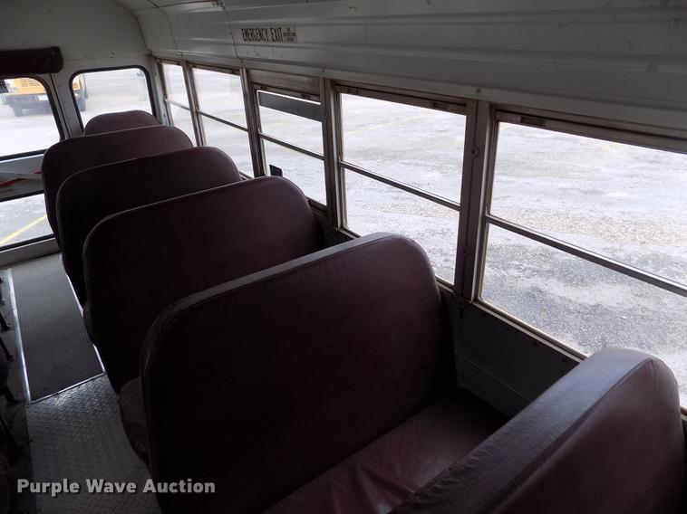 image for item DB9194 2000 Chevrolet B7 Bluebird school bus