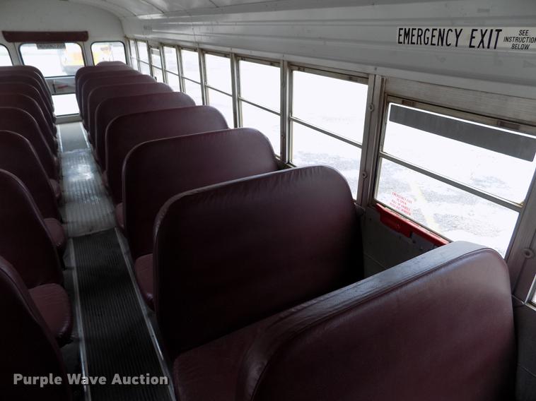 image for item DB9194 2000 Chevrolet B7 Bluebird school bus