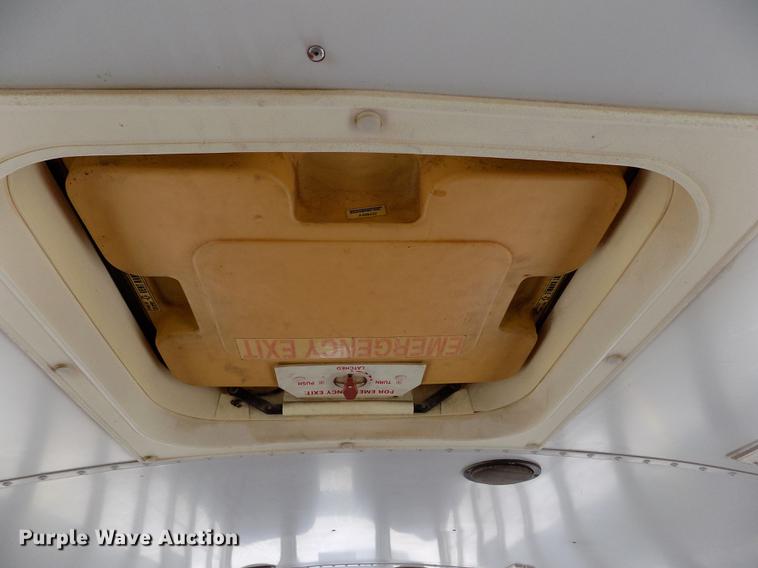 image for item DB9194 2000 Chevrolet B7 Bluebird school bus