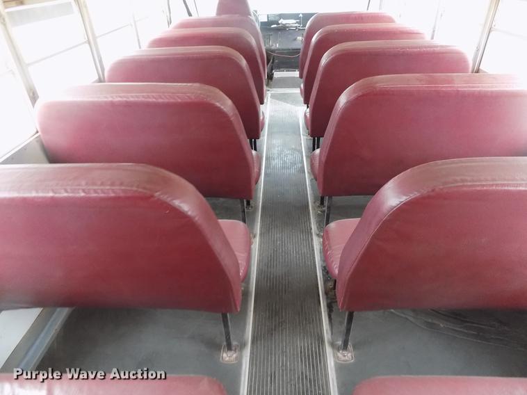 image for item DB9194 2000 Chevrolet B7 Bluebird school bus