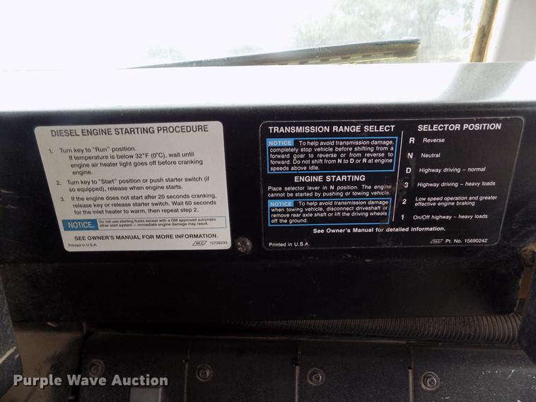 image for item DB9194 2000 Chevrolet B7 Bluebird school bus