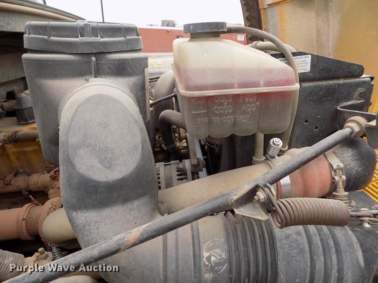 image for item DB9194 2000 Chevrolet B7 Bluebird school bus