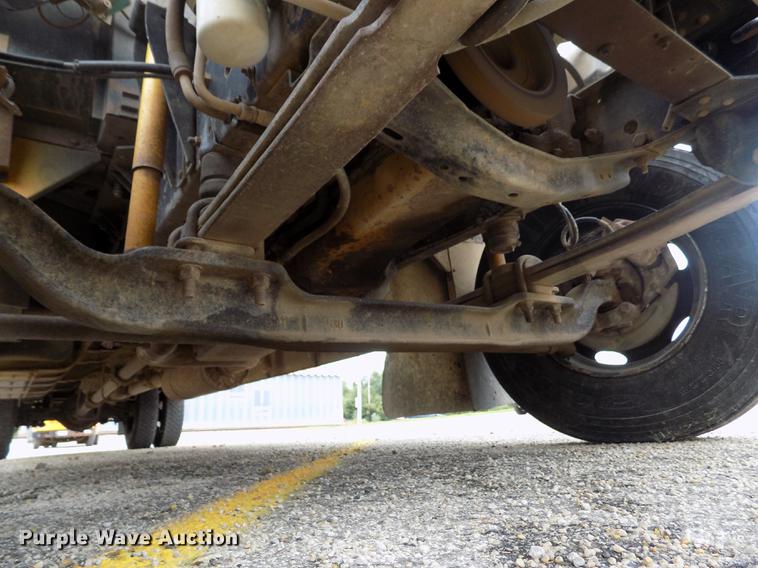 image for item DB9194 2000 Chevrolet B7 Bluebird school bus