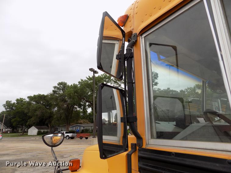 image for item DB9194 2000 Chevrolet B7 Bluebird school bus