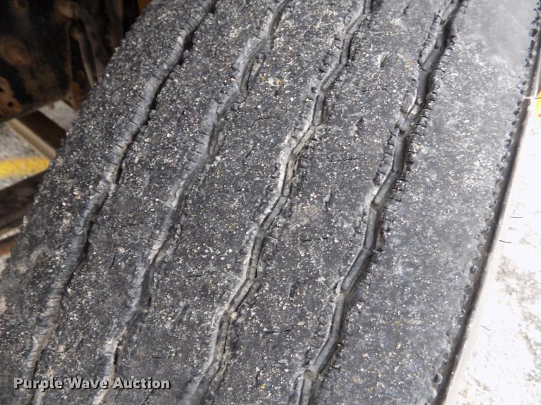 image for item DB9194 2000 Chevrolet B7 Bluebird school bus