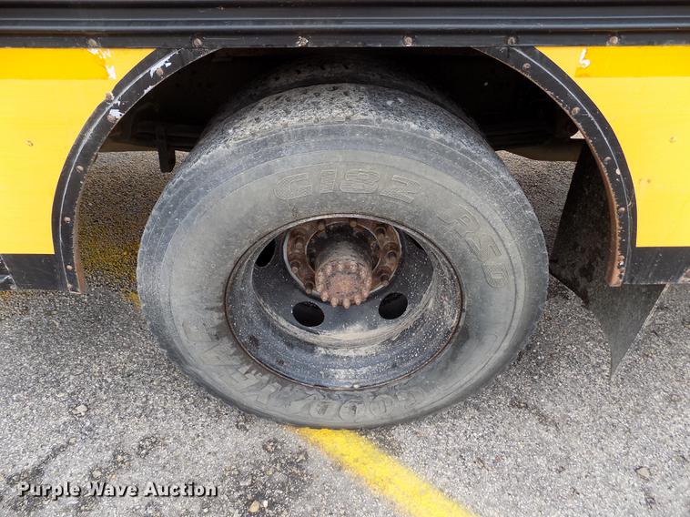 image for item DB9194 2000 Chevrolet B7 Bluebird school bus