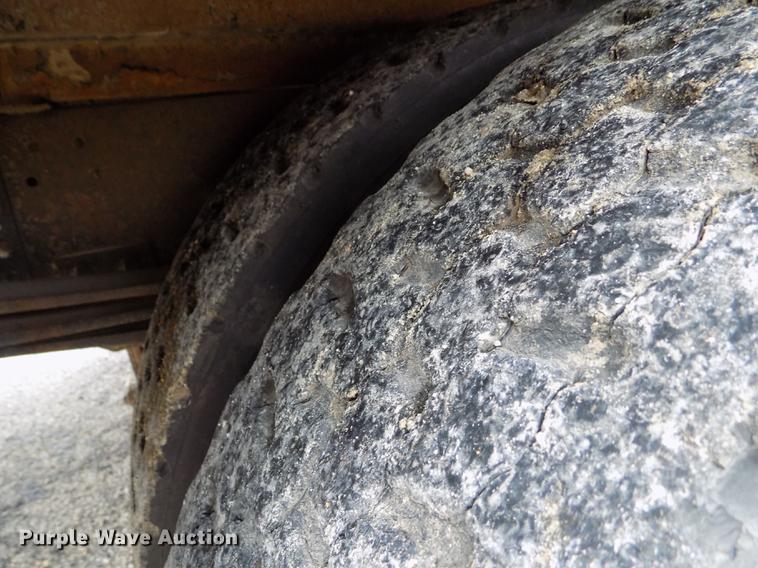 image for item DB9194 2000 Chevrolet B7 Bluebird school bus