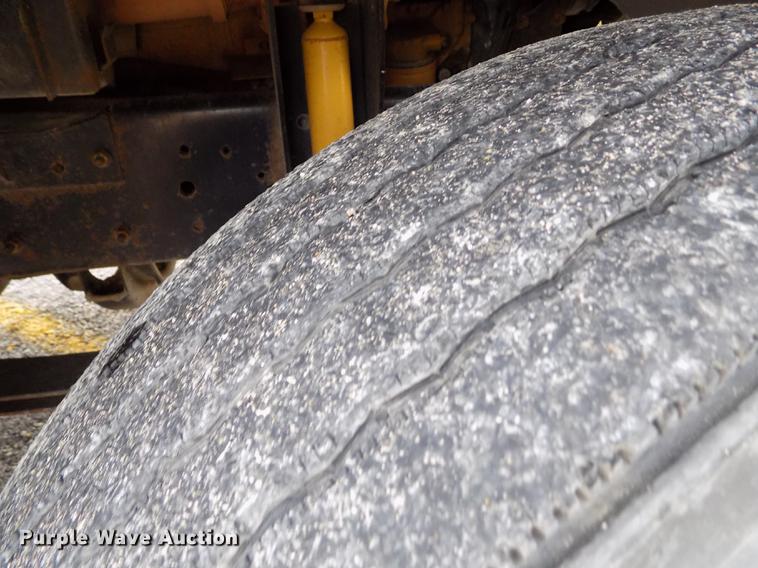 image for item DB9194 2000 Chevrolet B7 Bluebird school bus