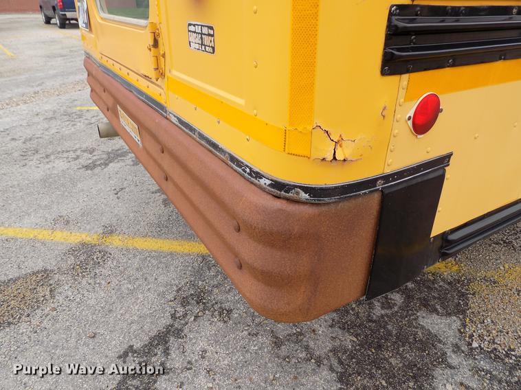 image for item DB9194 2000 Chevrolet B7 Bluebird school bus