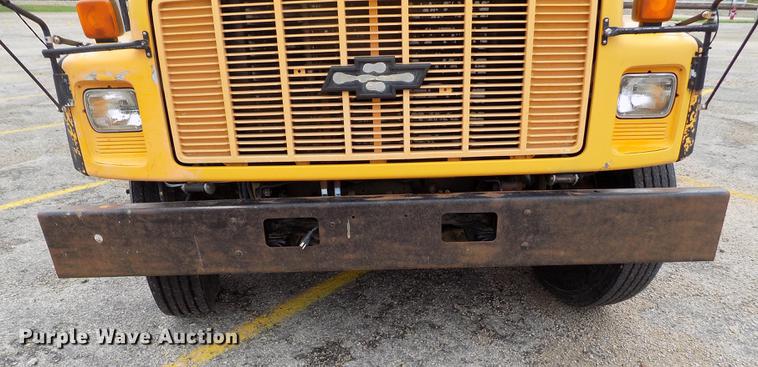 image for item DB9194 2000 Chevrolet B7 Bluebird school bus