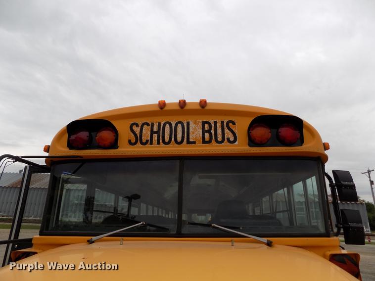 image for item DB9194 2000 Chevrolet B7 Bluebird school bus