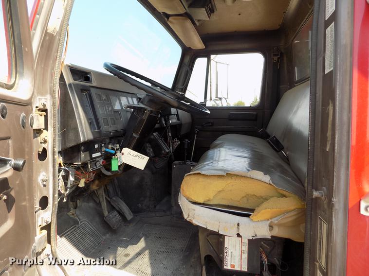 image for item DB9201 1992 International 4700 dump truck