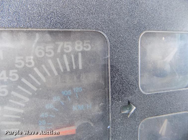 image for item DB9201 1992 International 4700 dump truck