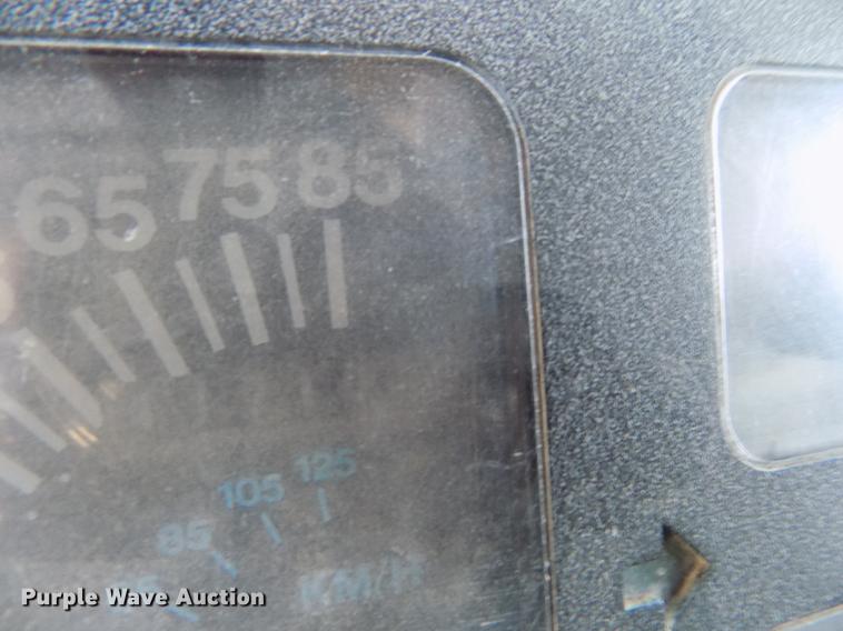 image for item DB9201 1992 International 4700 dump truck