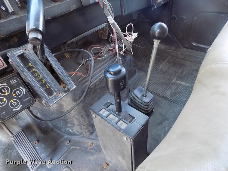 image for item DB9201 1992 International 4700 dump truck