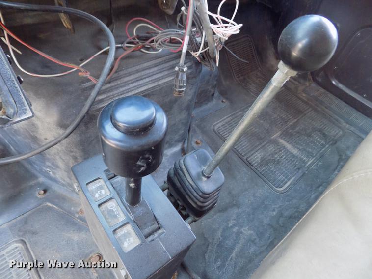 image for item DB9201 1992 International 4700 dump truck