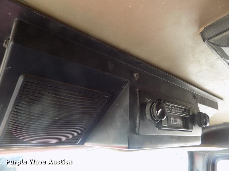 image for item DB9201 1992 International 4700 dump truck