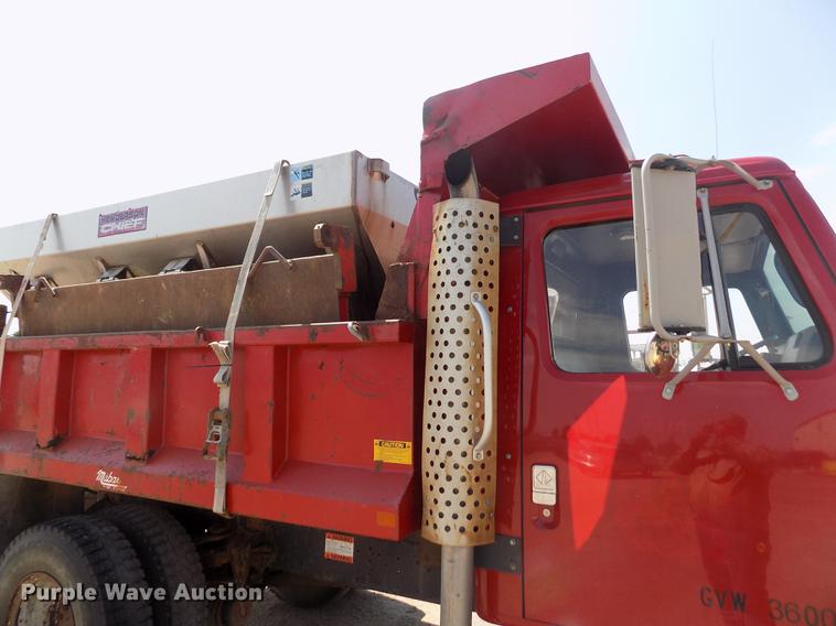 image for item DB9201 1992 International 4700 dump truck